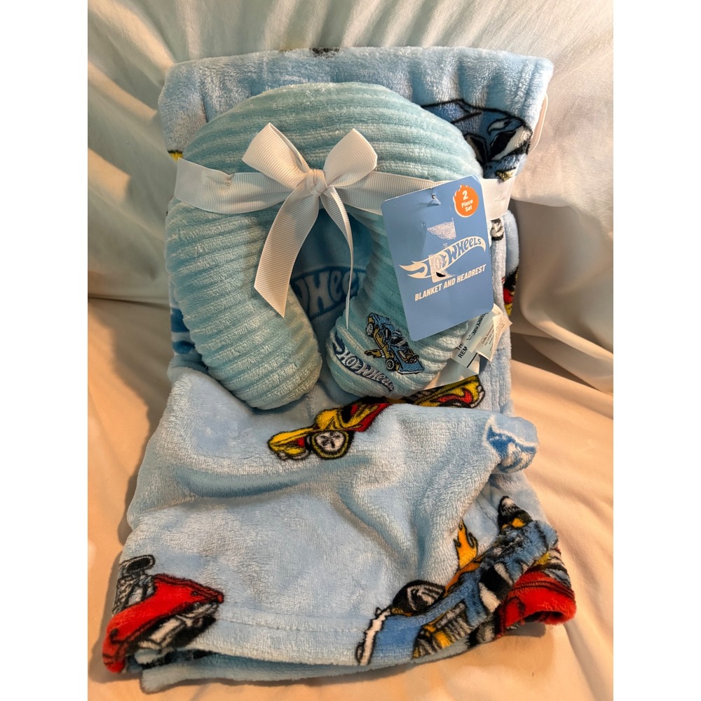 Hot Wheels Blanket and Headrest 2 Piece Travel Set Blue Race Car GS72654 NEW